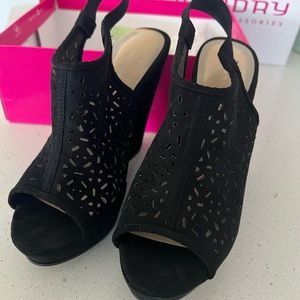 Chinese Laundry pump (with box)